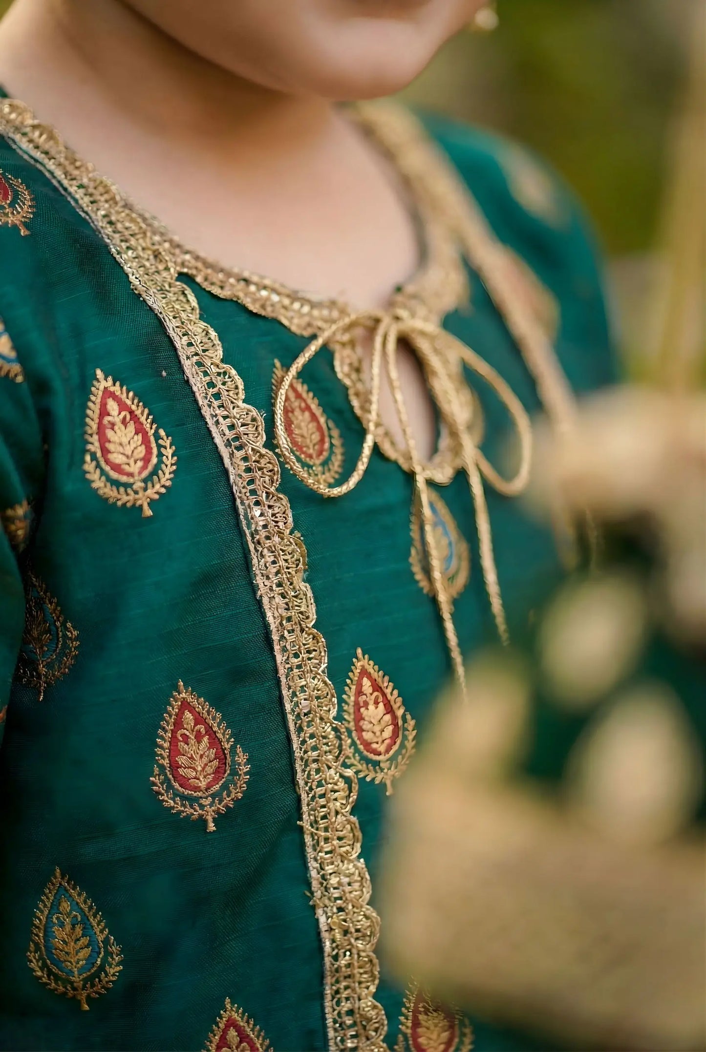 Gul-e-Zarrin – Emerald Gold Lawn Gharara Set